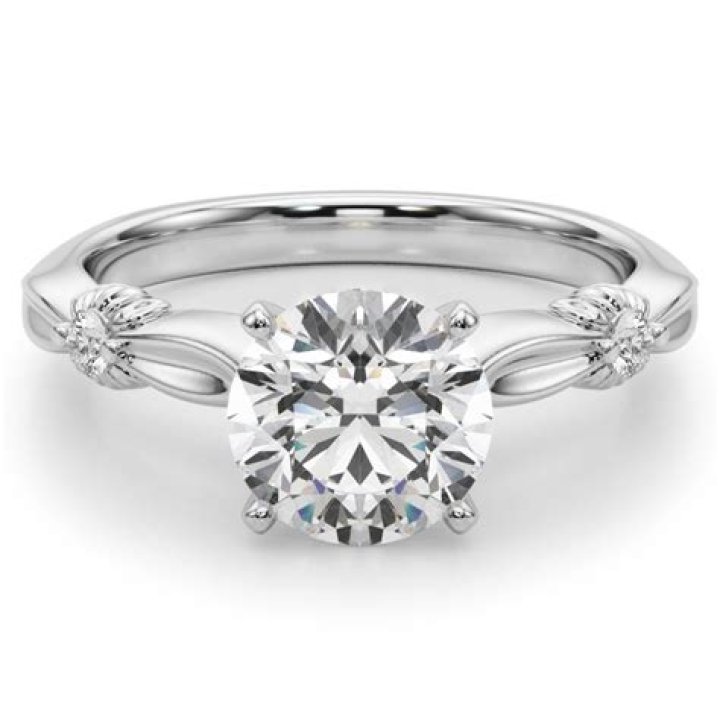 Can you get a custom made engagement ring?