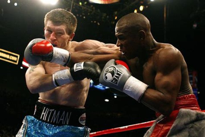 Did Mayweather train Hatton?