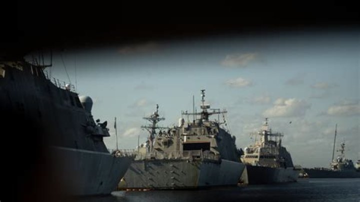 Does the Navy operate in the Great Lakes?