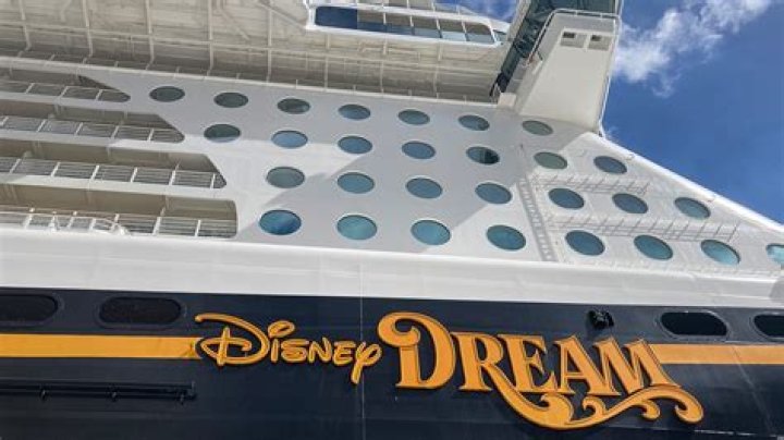 How many decks are there on the Disney Dream?