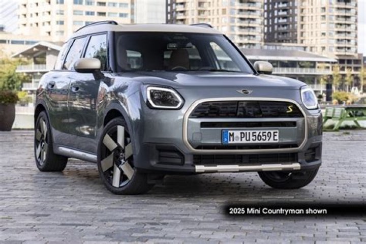 How much is it to lease a Mini Countryman?