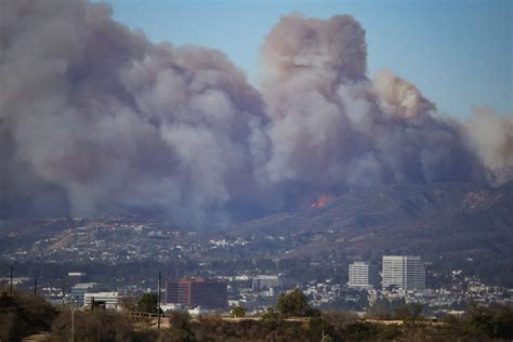 Is there a fire near Pacific Palisades?