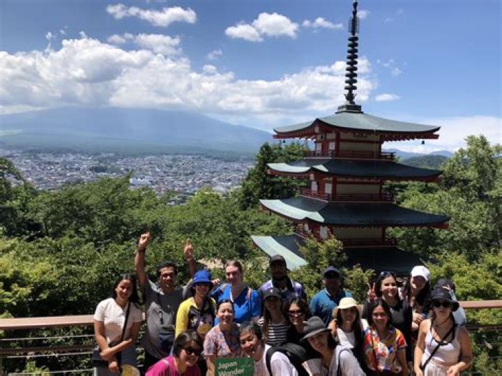 What is au in Japan?