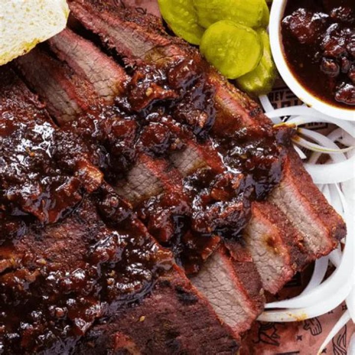 What is brisket sauce made of?