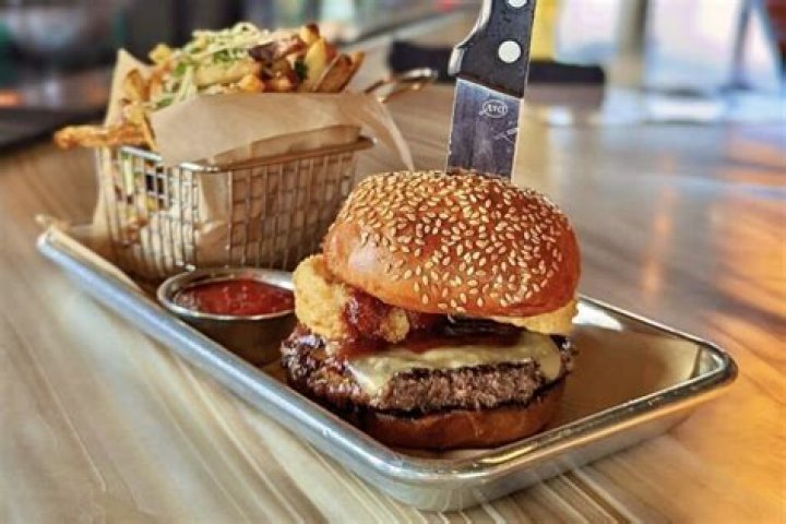 What restaurants are in the 16Th Street Mall Denver?