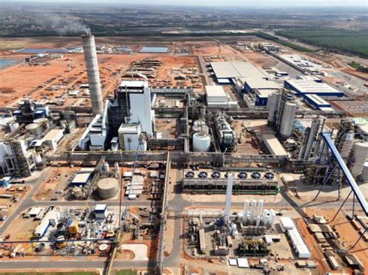 Which is the largest paper mill in Tamilnadu?