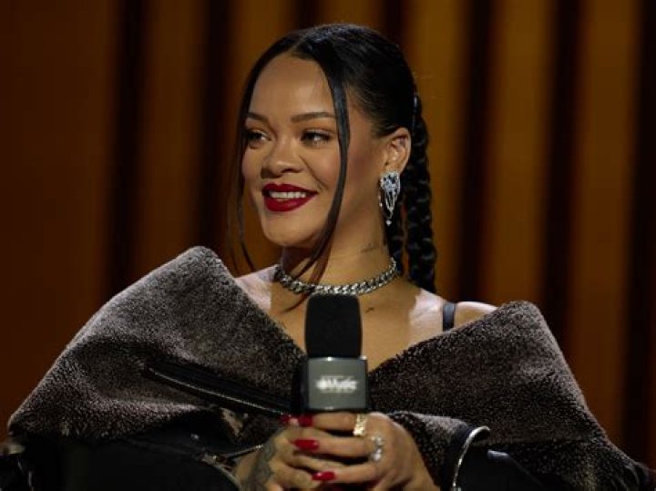 Who opened for Rihanna?